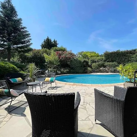 Le Jardin De La Cite *